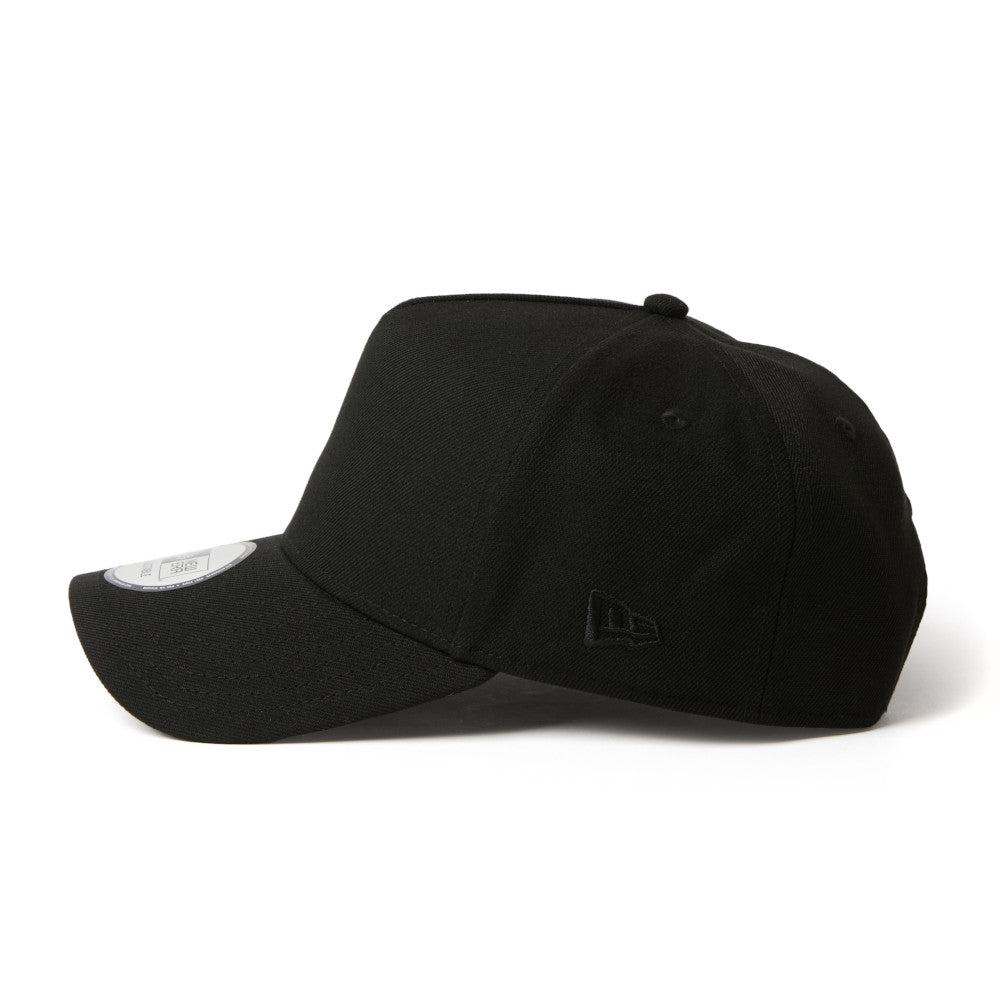 New Era Wordmark Logo Essential Black 9FORTY A-Frame Adjustable Cap