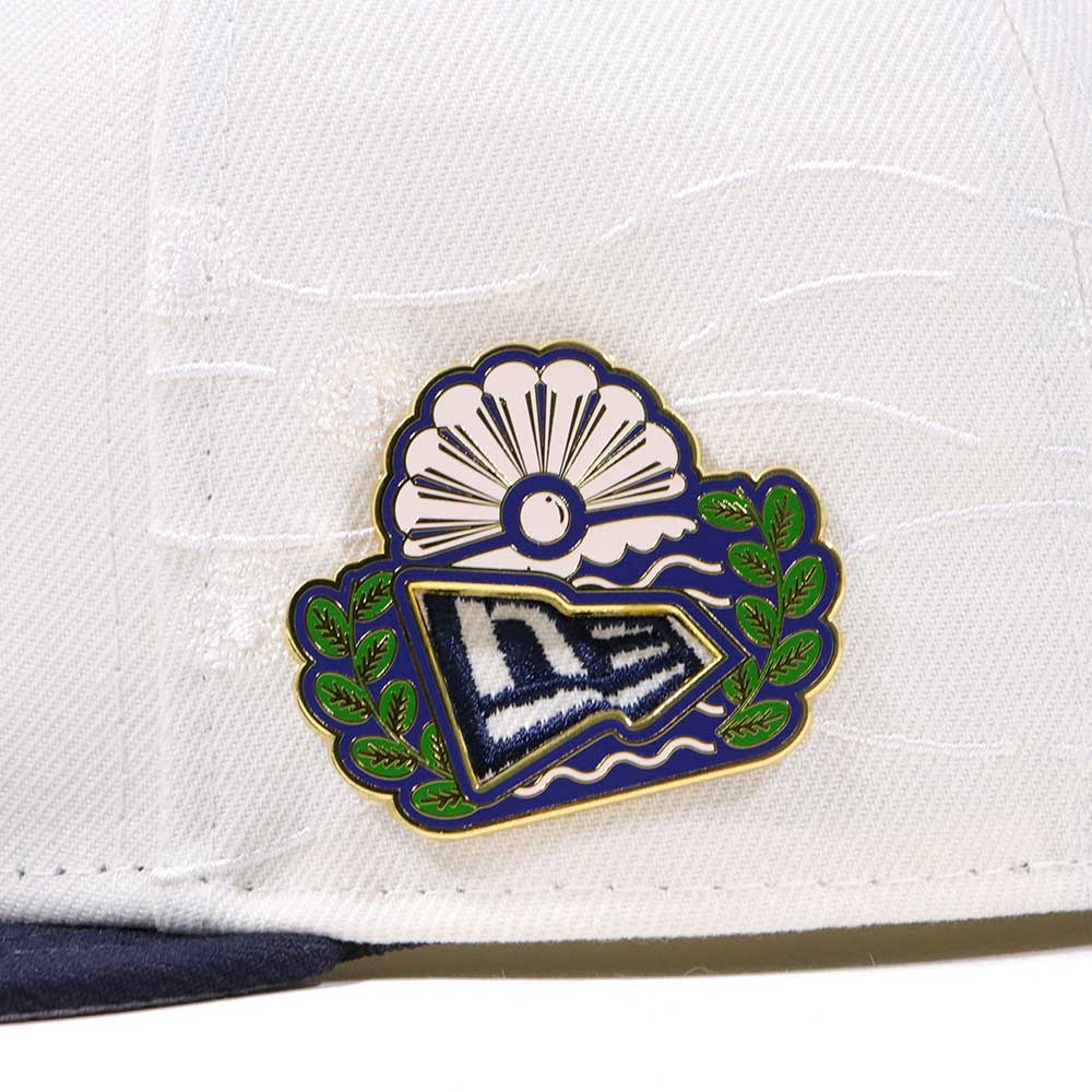New Era NE Script Independence Day 2026 Two Tone Chrome White and Navy 59FIFTY Fitted Cap (PH EXCLUSIVE)
