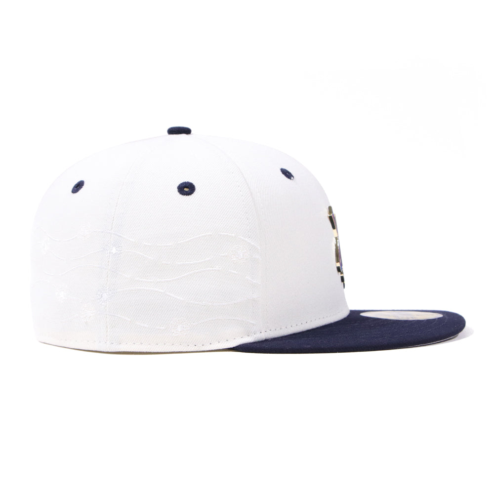 New Era NE Script Independence Day 2026 Two Tone Chrome White and Navy 59FIFTY Fitted Cap (PH EXCLUSIVE)