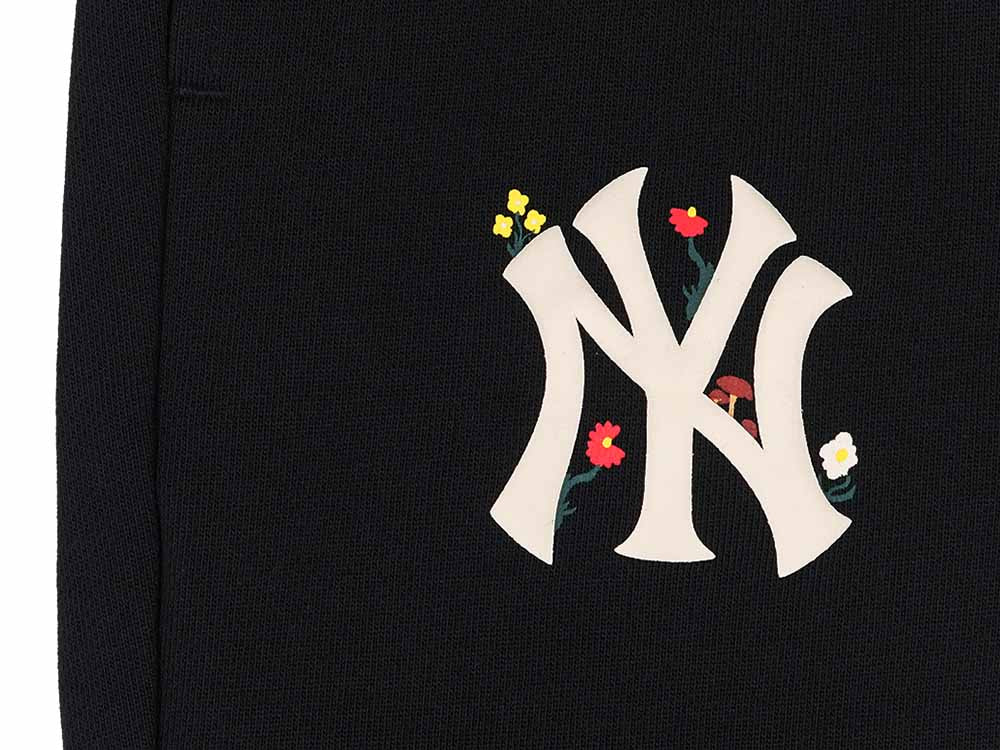 New York Yankees MLB Wild Floral Black Women Sweatpants