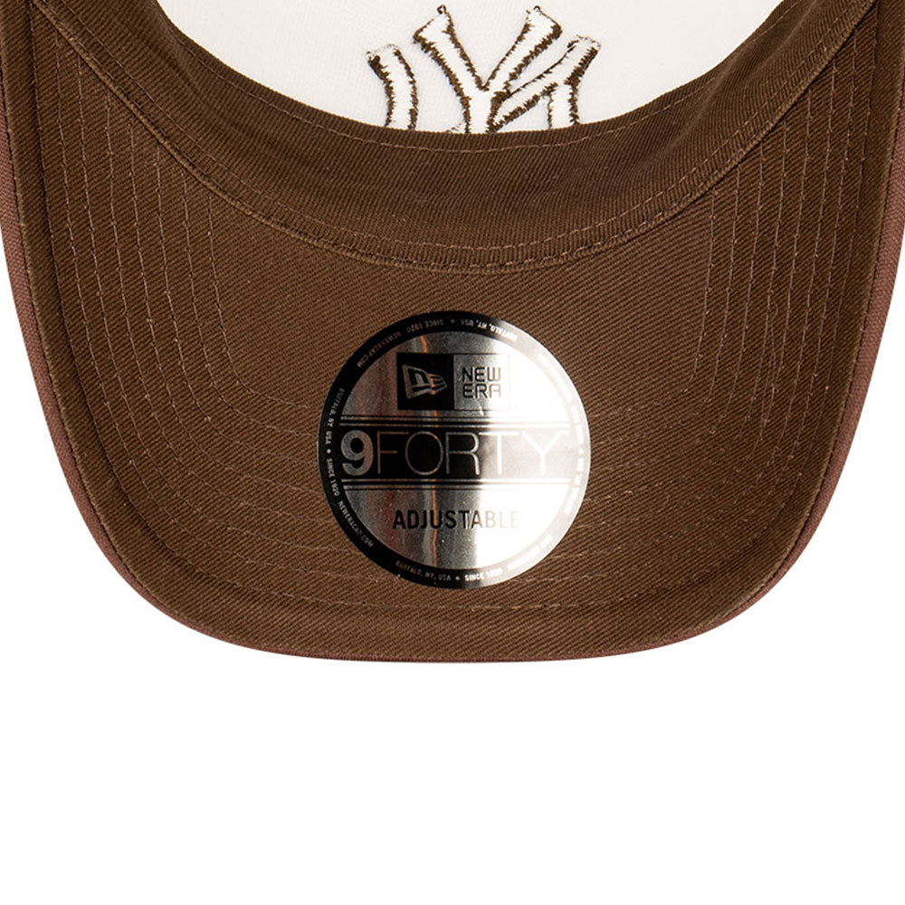 New Era New York Yankees Earthtones World Series White Walnut 9FORTY A-Frame Trucker Cap