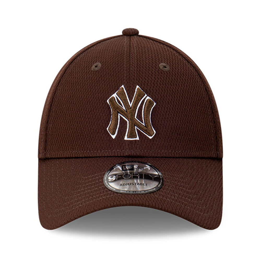 New York Yankees MLB Dashmark Walnut Burntwood 9FORTY Cloth Strap Adjustable Cap