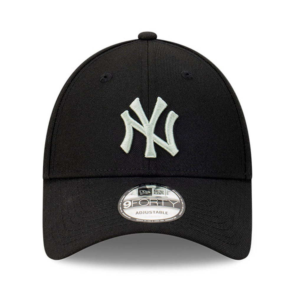 New Era New York Yankees Repreve Seasonal Q124 Black Everest Green 9FORTY Adjustable Cap