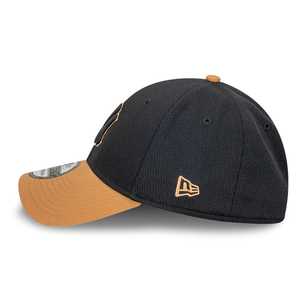 New Era New York Yankees MLB Dashmark Black Two Tone Black Tan 39THIRTY Stretch Fit Cap