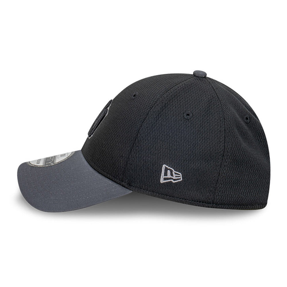 New Era New York Yankees MLB Dashmark Black Two Tone Black Graphite 39THIRTY Stretch Fit Cap