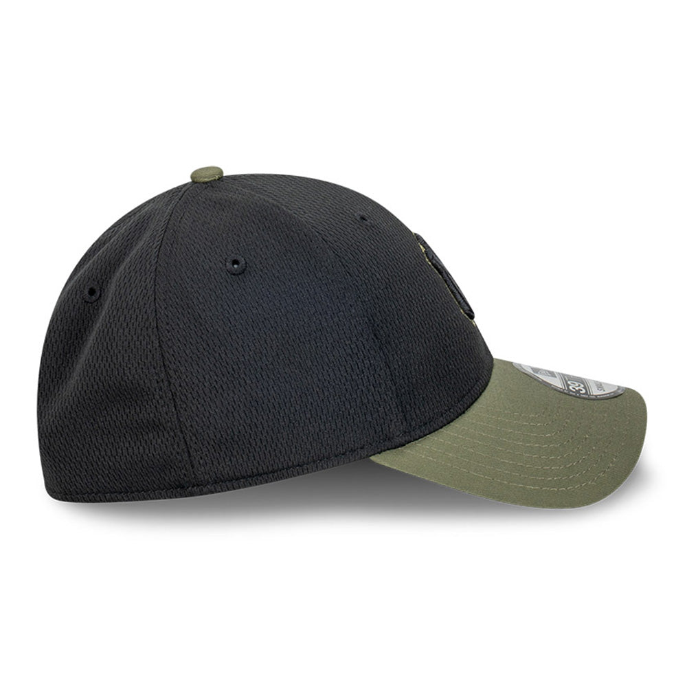 New Era New York Yankees MLB Dashmark Black Stone Two Tone Black Olive 39THIRTY Stretch Fit Cap