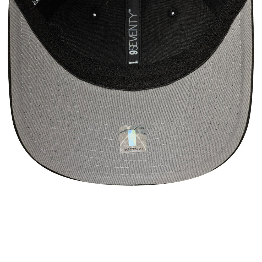 New Era Chicago Bulls OTC Black 9SEVENTY Stretch Snapback Trucker Cap