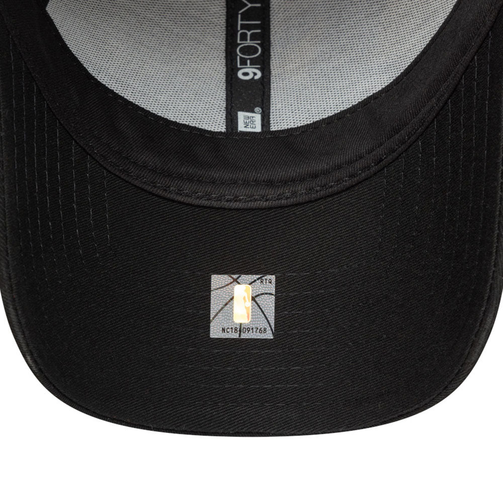 New Era Los Angeles Lakers Black 9FORTY Trucker Snapback Cap