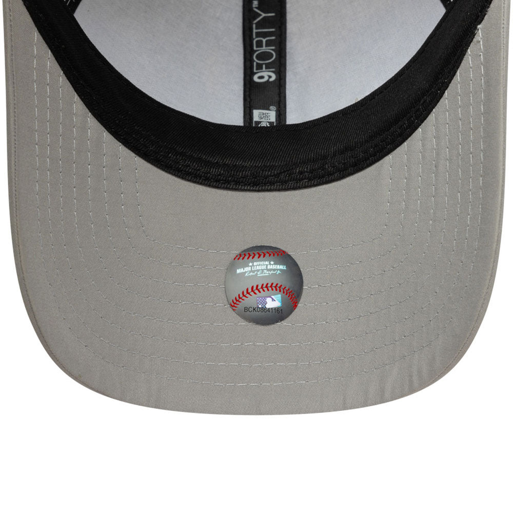 New Era New York Yankees Gray Flawless 9FORTY Trucker Snapback Cap