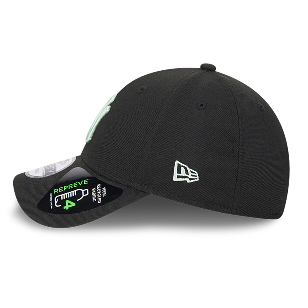 New Era New York Yankees Peppermint Repreve® Black 9FORTY Snapback Cap