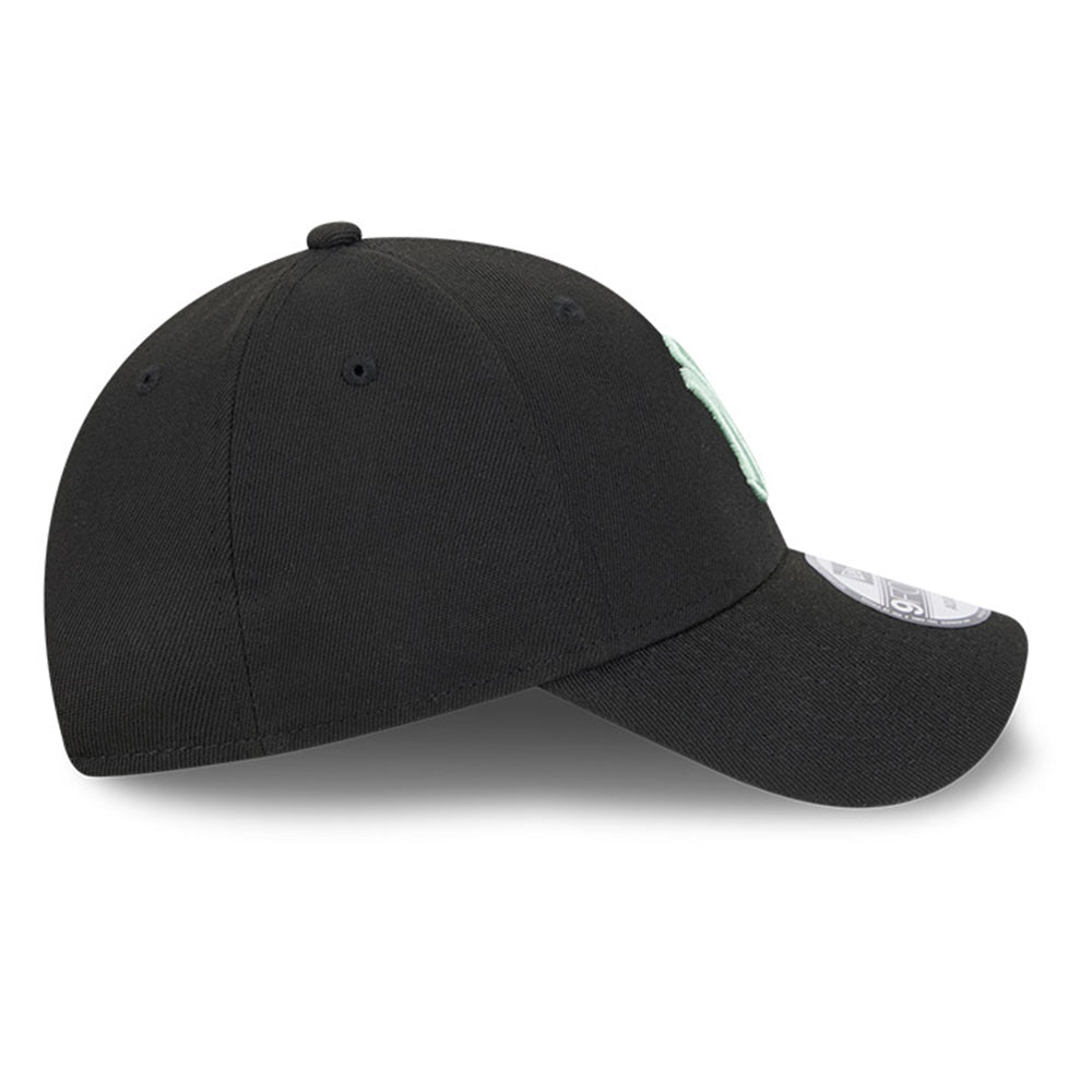 New Era New York Yankees Peppermint Repreve® Black 9FORTY Snapback Cap