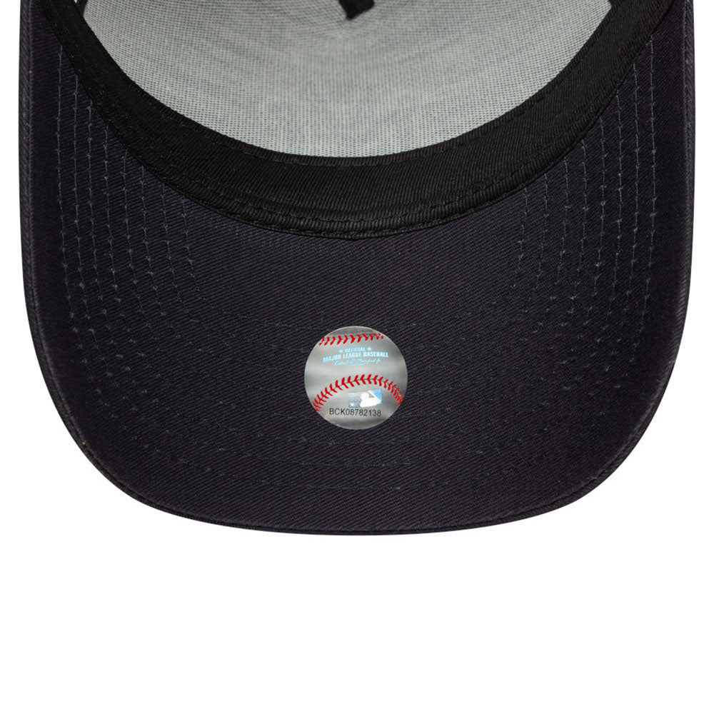 New York Yankees Team Outline Navy 9FORTY E-Frame Trucker Adjustable Cap