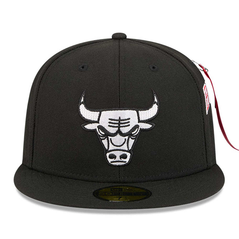 New Era Chicago Bulls Alpha Industries 26164 Black 59FIFTY Fitted Cap (ONLINE EXCLUSIVE)