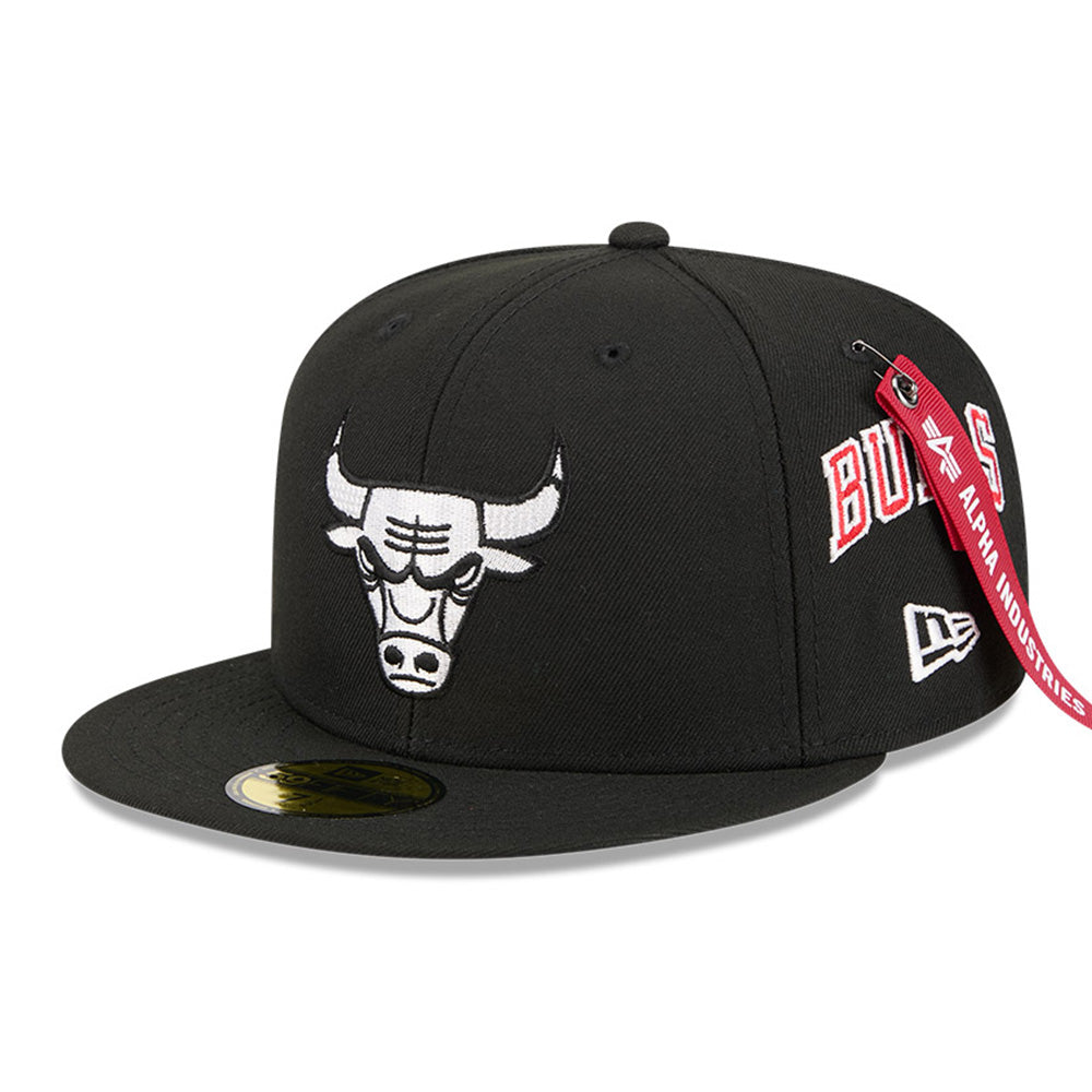New Era Chicago Bulls Alpha Industries 26164 Black 59FIFTY Fitted Cap (ONLINE EXCLUSIVE)