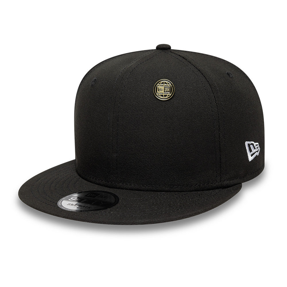 New Era 5950 HQ 2025 59FIFTY Black Gold Pin Accessory