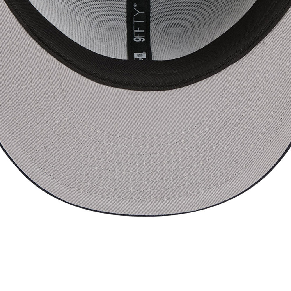 New Era x Looney Tunes New York Yankees Bugs Bunny Swing Navy 9FIFTY Snapback Cap