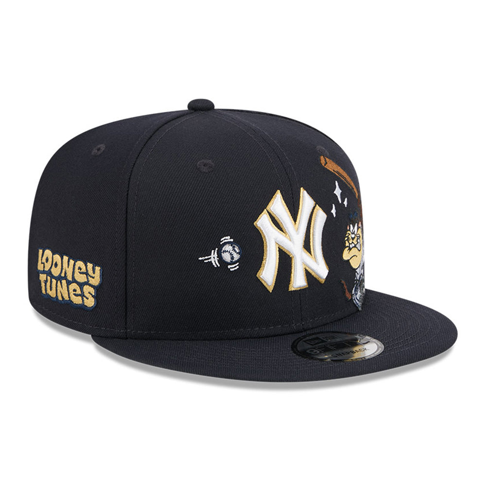New Era x Looney Tunes New York Yankees Tasmanian Devil Navy 9FIFTY Snapback Cap