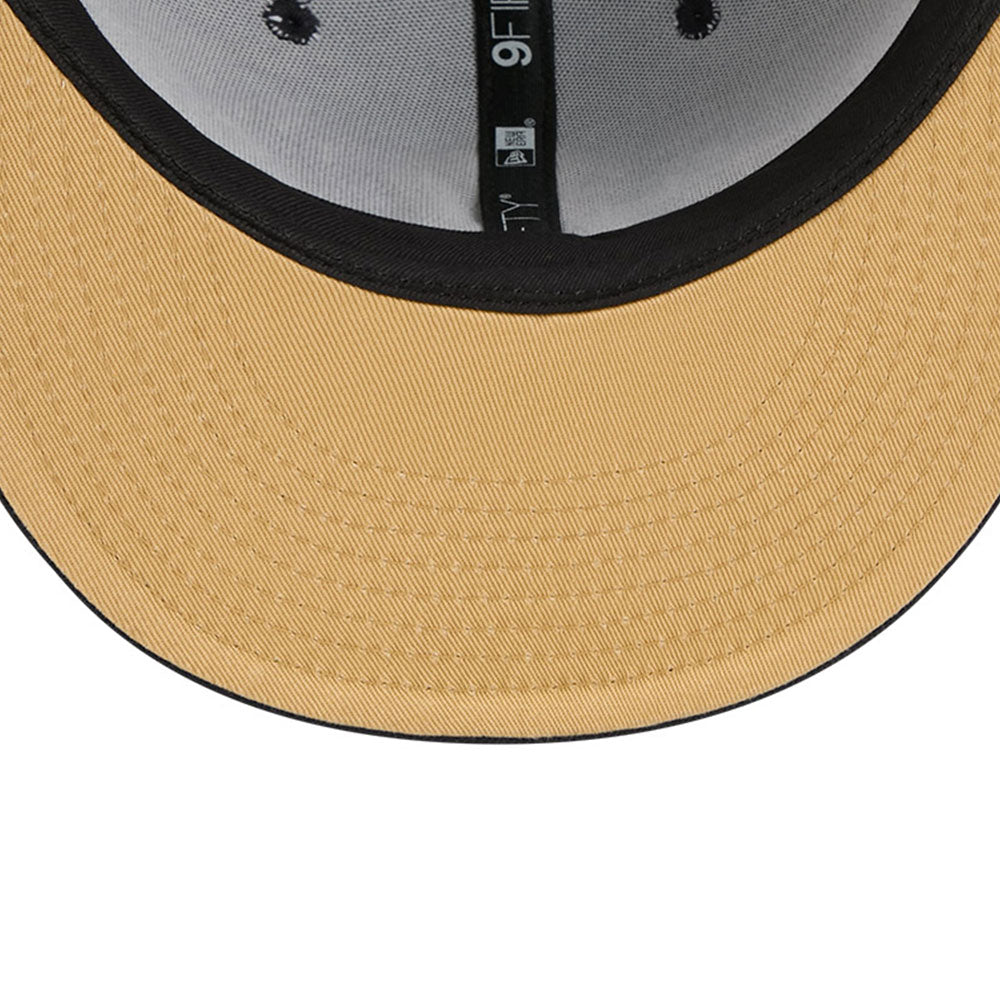 New Era x Looney Tunes New York Yankees Tasmanian Devil Navy 9FIFTY Snapback Cap