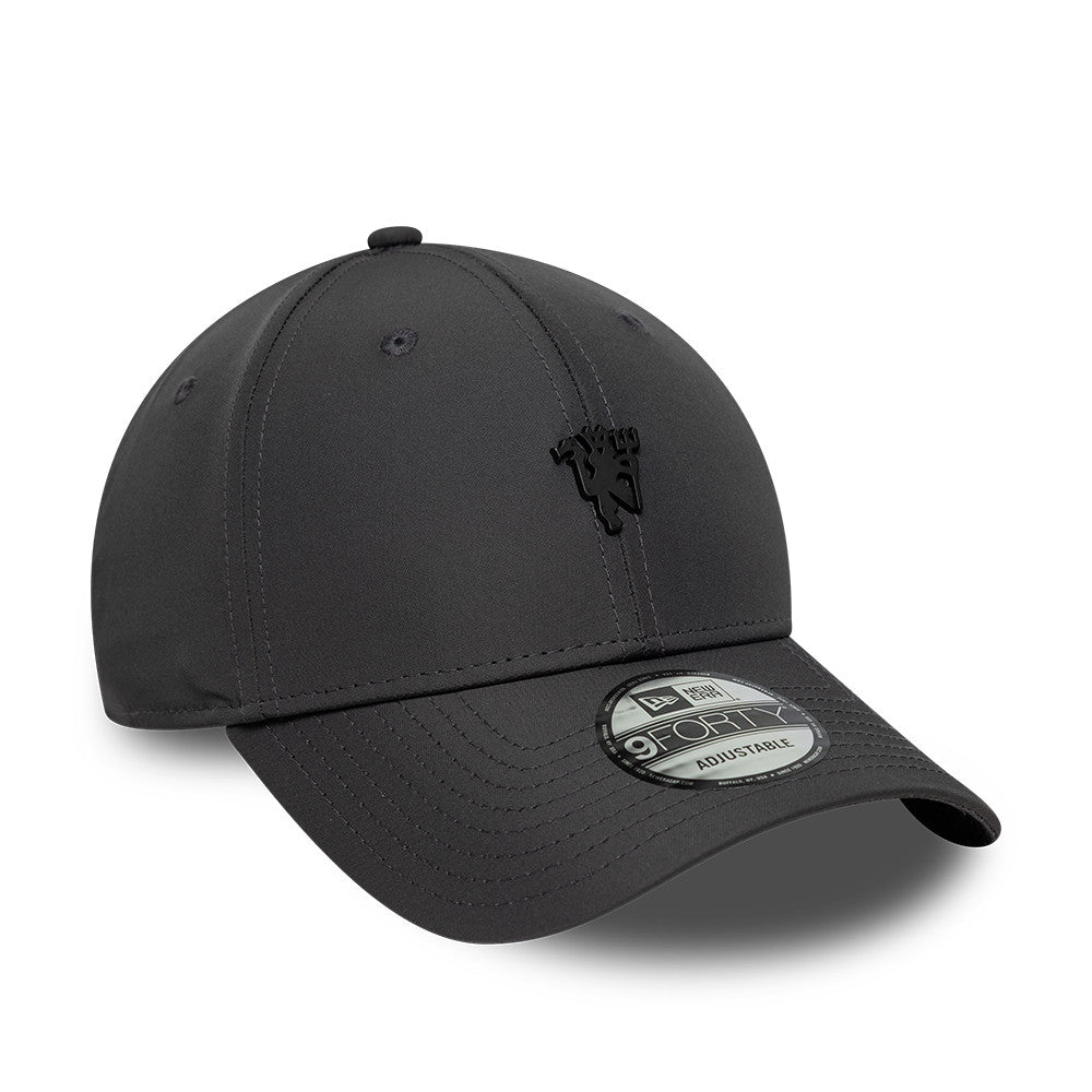 New Era Manchester United Football Metal Logo Graphite 9FORTY A-Frame Adjustable Cap