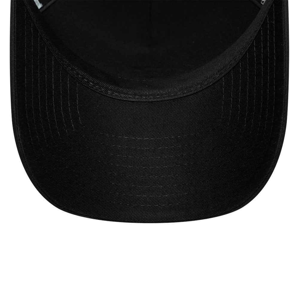 New Era Manchester United Football Metal Logo Black 9FORTY A-Frame Trucker Cap