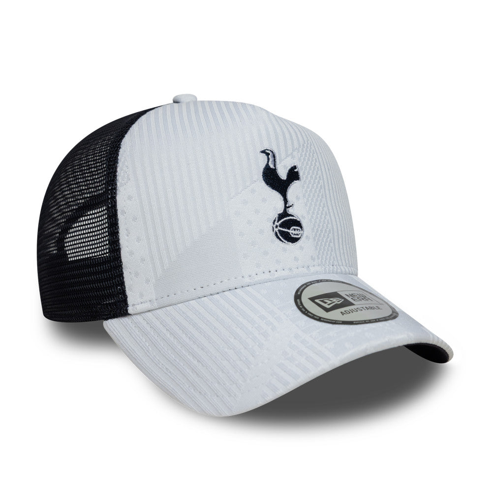 New Era Tottenham Hotspur Football Knit White 9FORTY E-Frame Trucker Cap