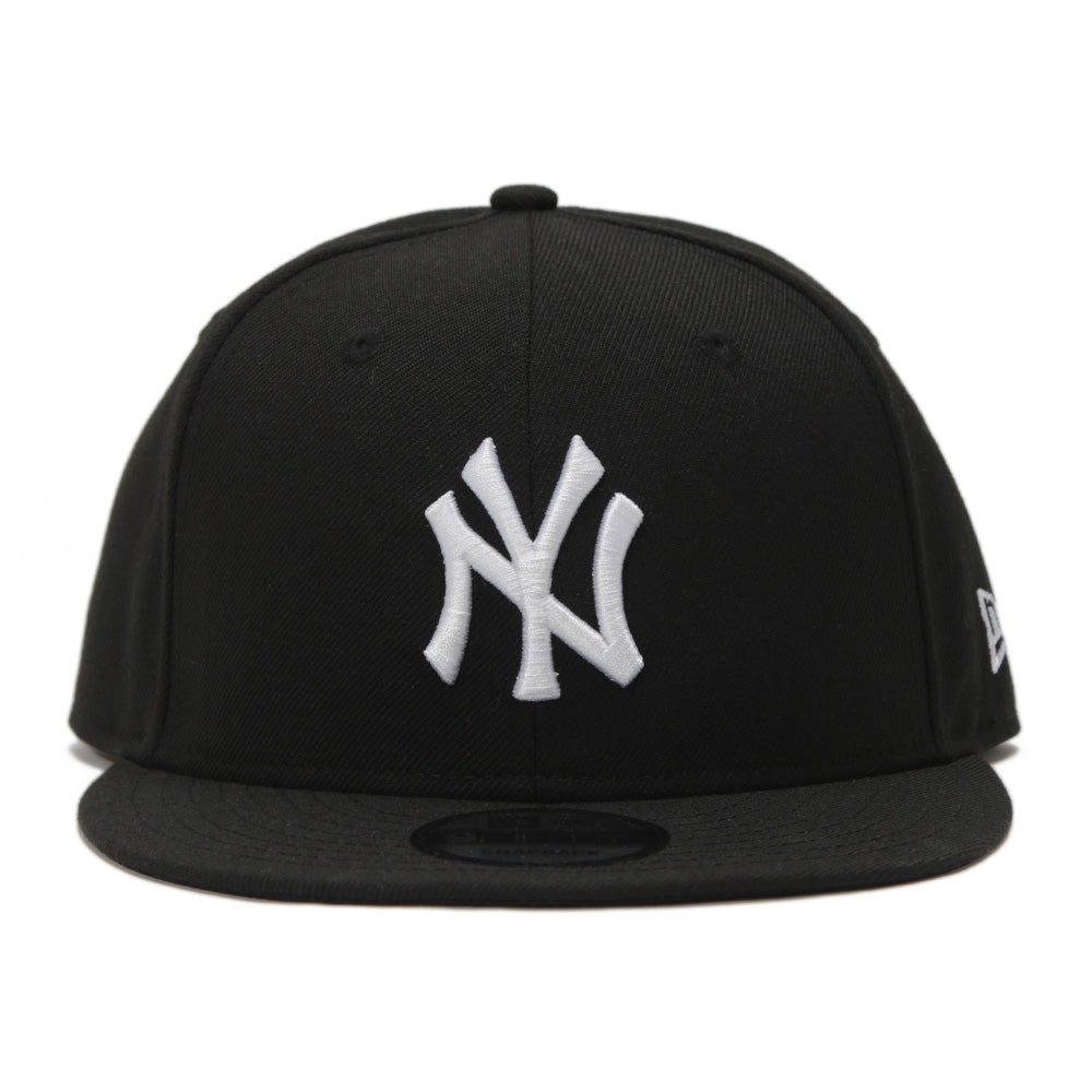 New Era New York Yankees MLB Essential Black 9FIFTY Snapback Cap