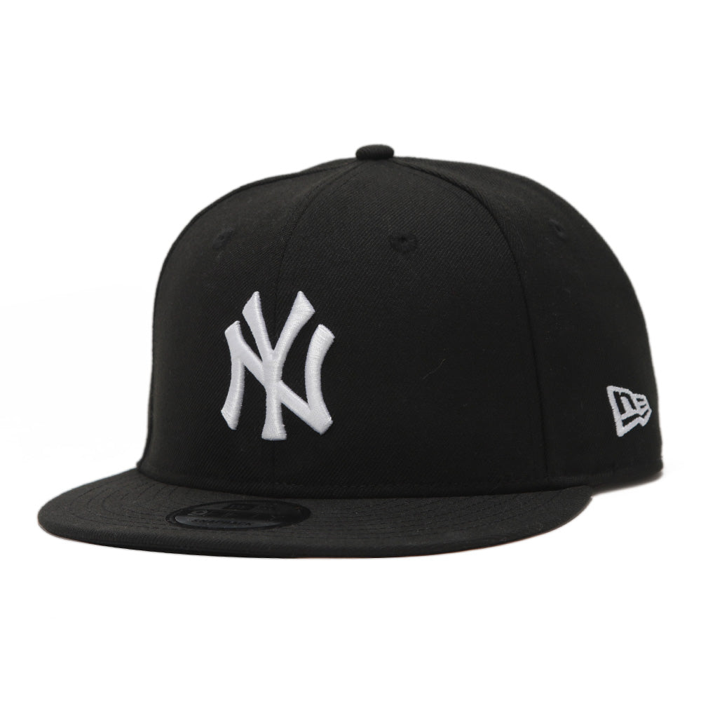 New Era New York Yankees MLB Essential Black 9FIFTY Snapback Cap