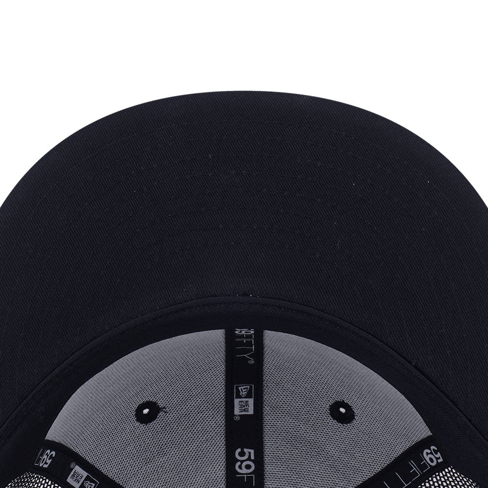 New Era Chicago White Sox Mesh Black White 59FIFTY Fitted Trucker Cap