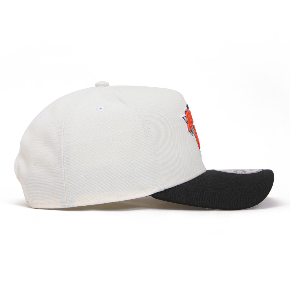 New Era New York Knicks Essentials Chrome Black 9FORTY A-Frame Snapback Cap