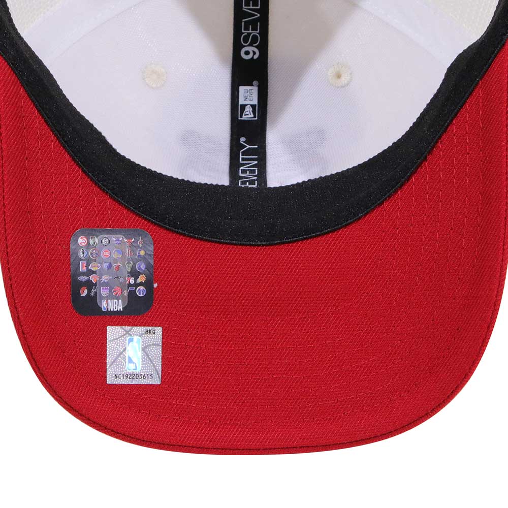 New Era Chicago Bulls GCP Chrome White Scarlet 9SEVENTY Stretch Snapback Trucker Cap
