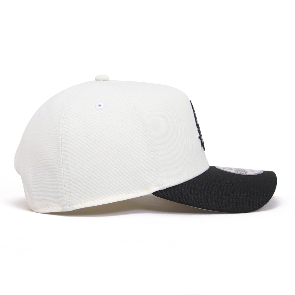 New Era San Antonio Spurs Chrome Black 9FORTY A-Frame Snapback Trucker Cap