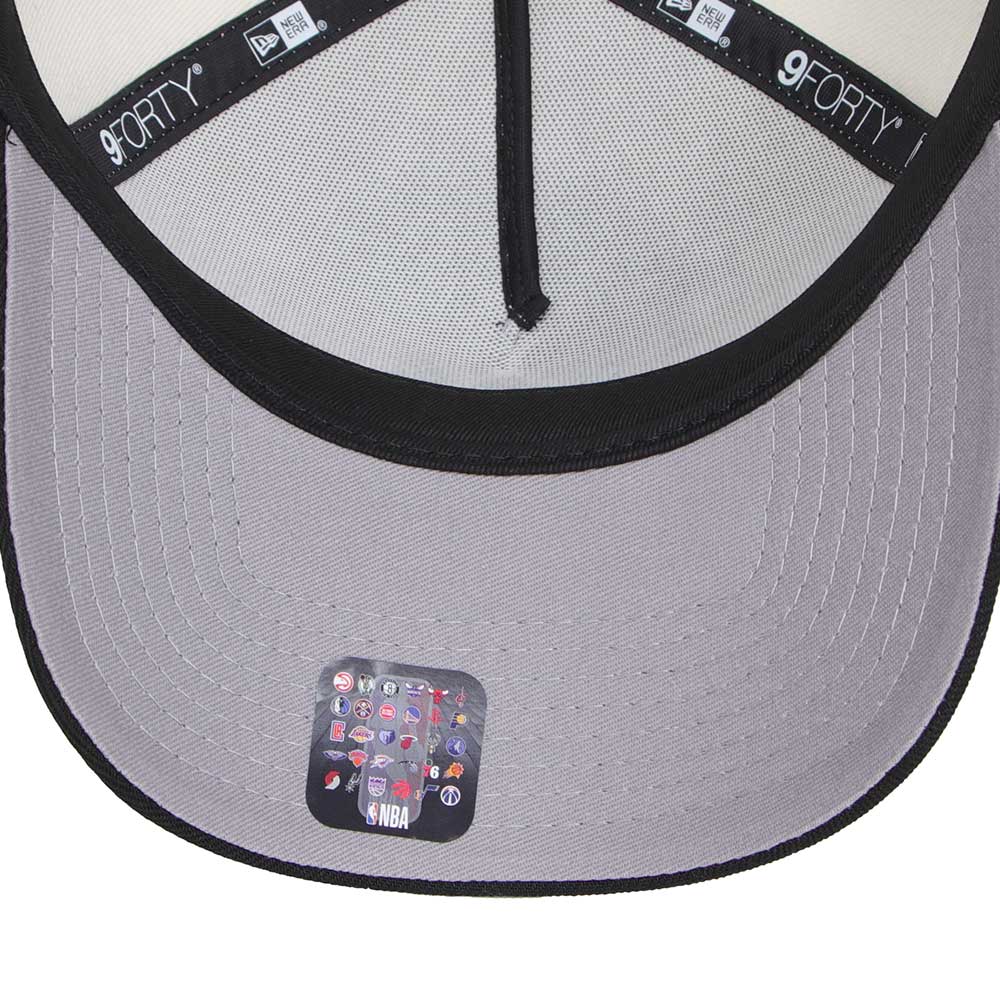New Era San Antonio Spurs Chrome Black 9FORTY A-Frame Snapback Trucker Cap