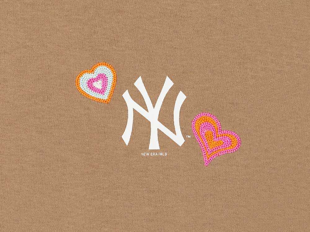 New York Yankees MLB Chain Stitch Heart Khaki Short Sleeve Women T-Shirt